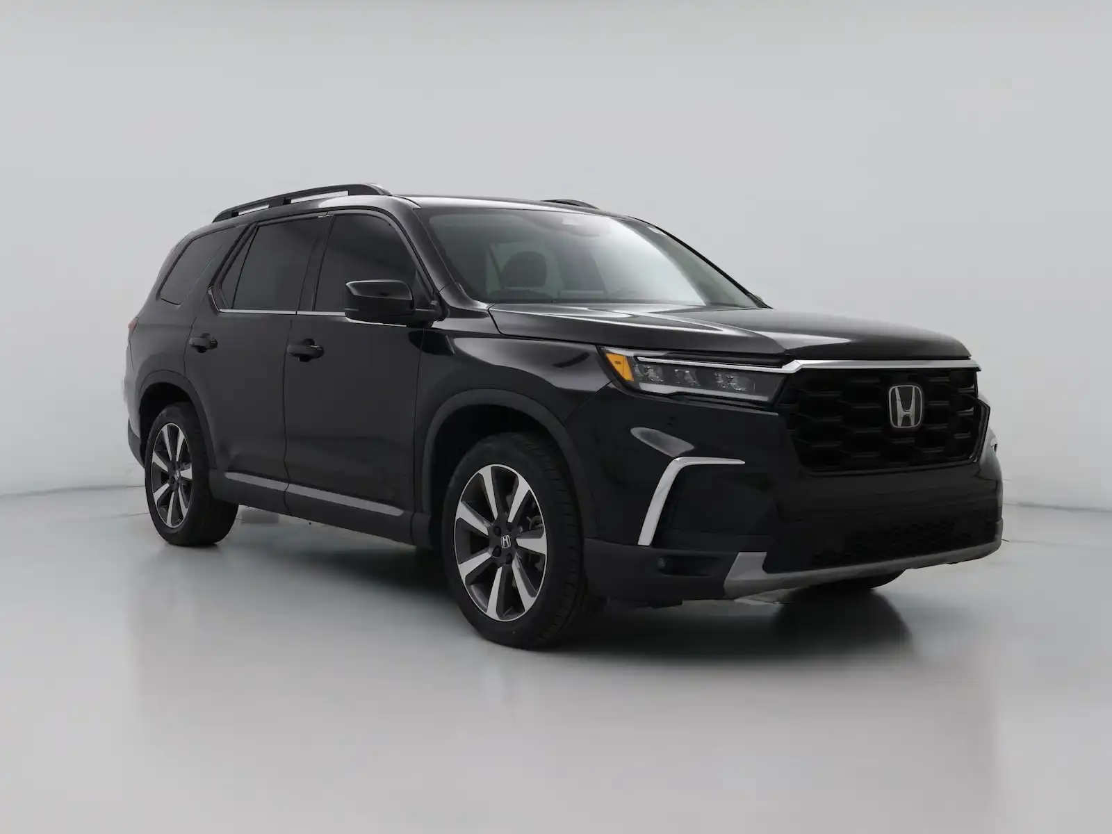 2023 Honda Pilot Touring AWD's photo