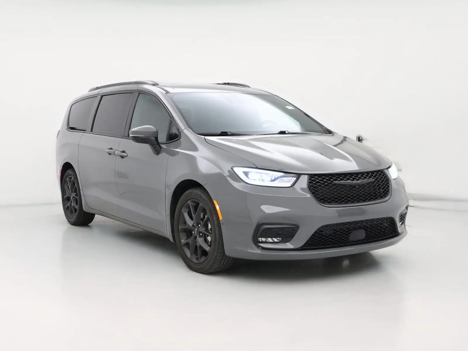 2023 Chrysler Pacifica Touring L's photo