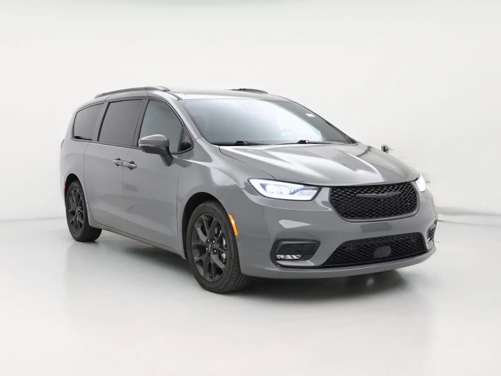 2023 Chrysler Pacifica Touring L photo 1