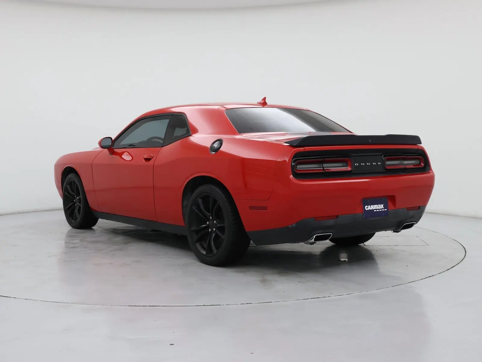 2016 Dodge Challenger SXT Plus photo 3