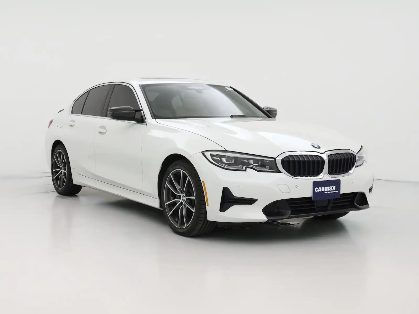 2019 BMW 3 Series 330i xDrive Sedan's photo