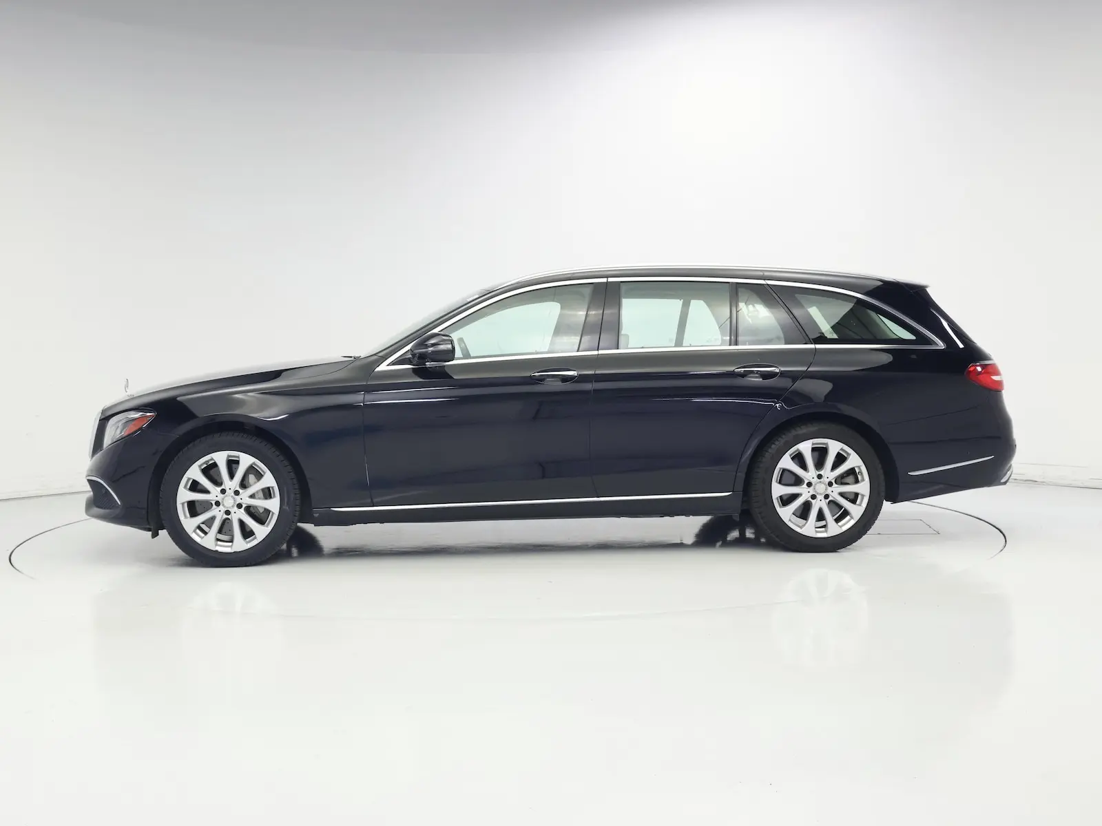 2017 Mercedes-Benz E-Class E400 4MATIC photo 4