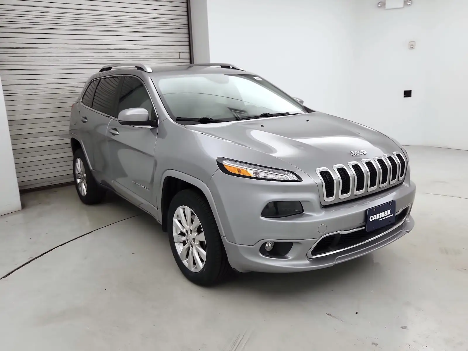 2017 Jeep Cherokee Overland 4WD photo 1