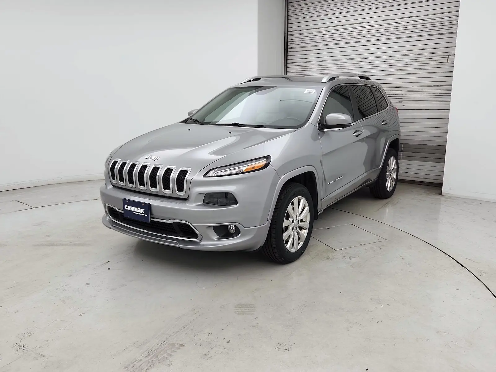2017 Jeep Cherokee Overland 4WD photo 3