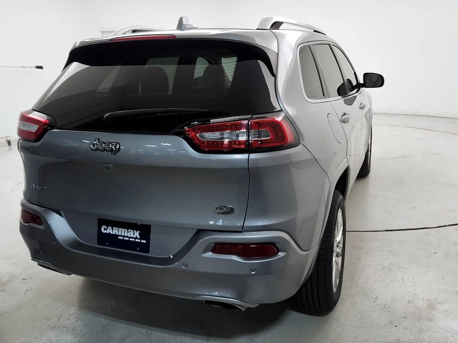 2017 Jeep Cherokee Overland 4WD photo 5