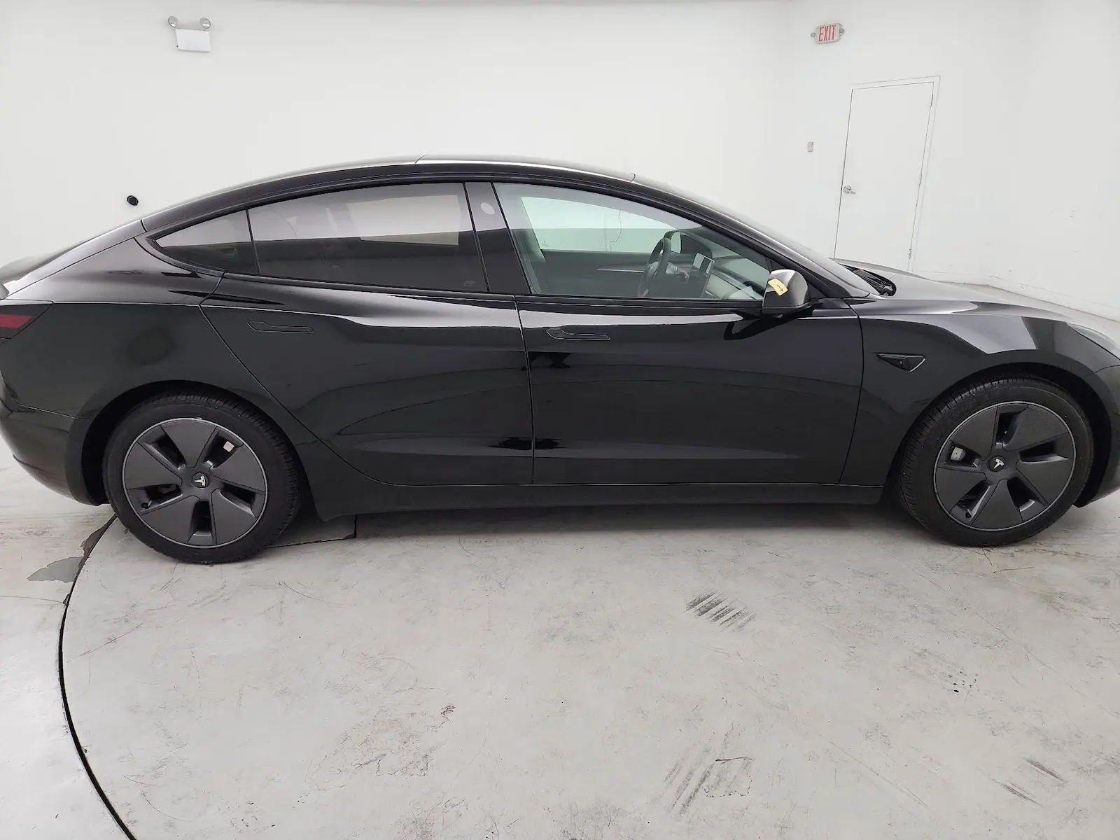 2021 Tesla Model 3 Standard Range Plus photo 4