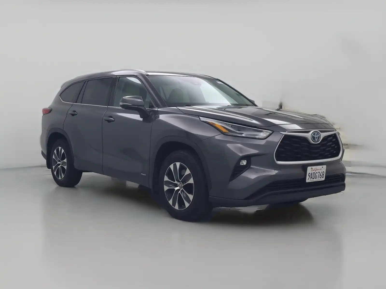 2022 Toyota Highlander XLE Hybrid 4WD's photo
