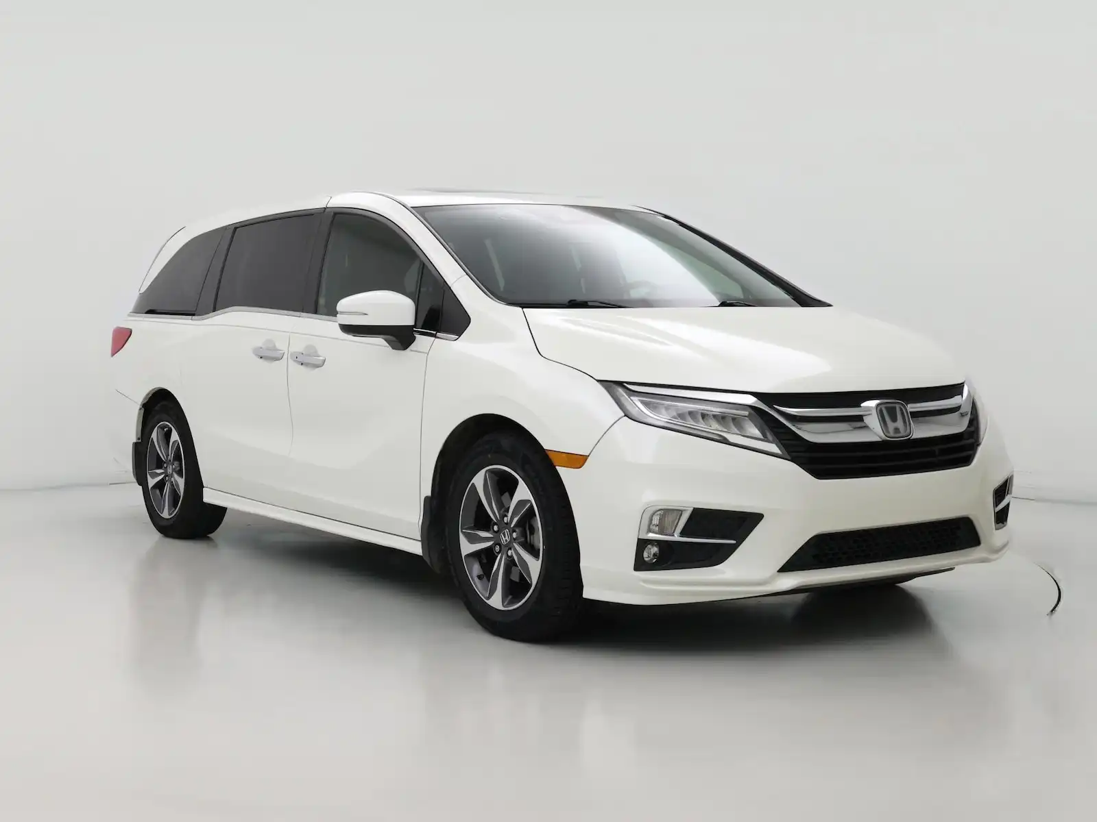 2018 Honda Odyssey Touring's photo
