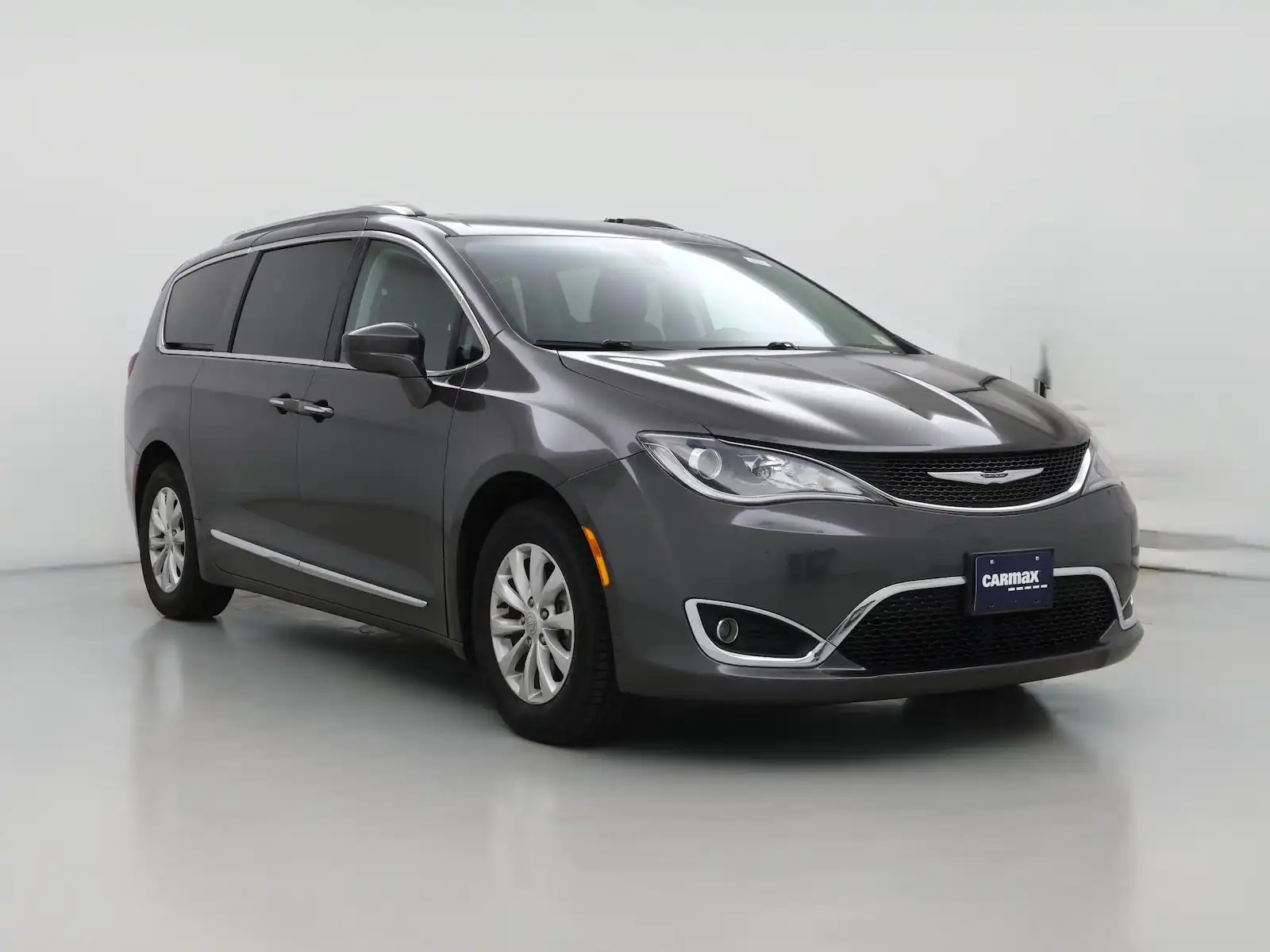2019 Chrysler Pacifica Touring L's photo