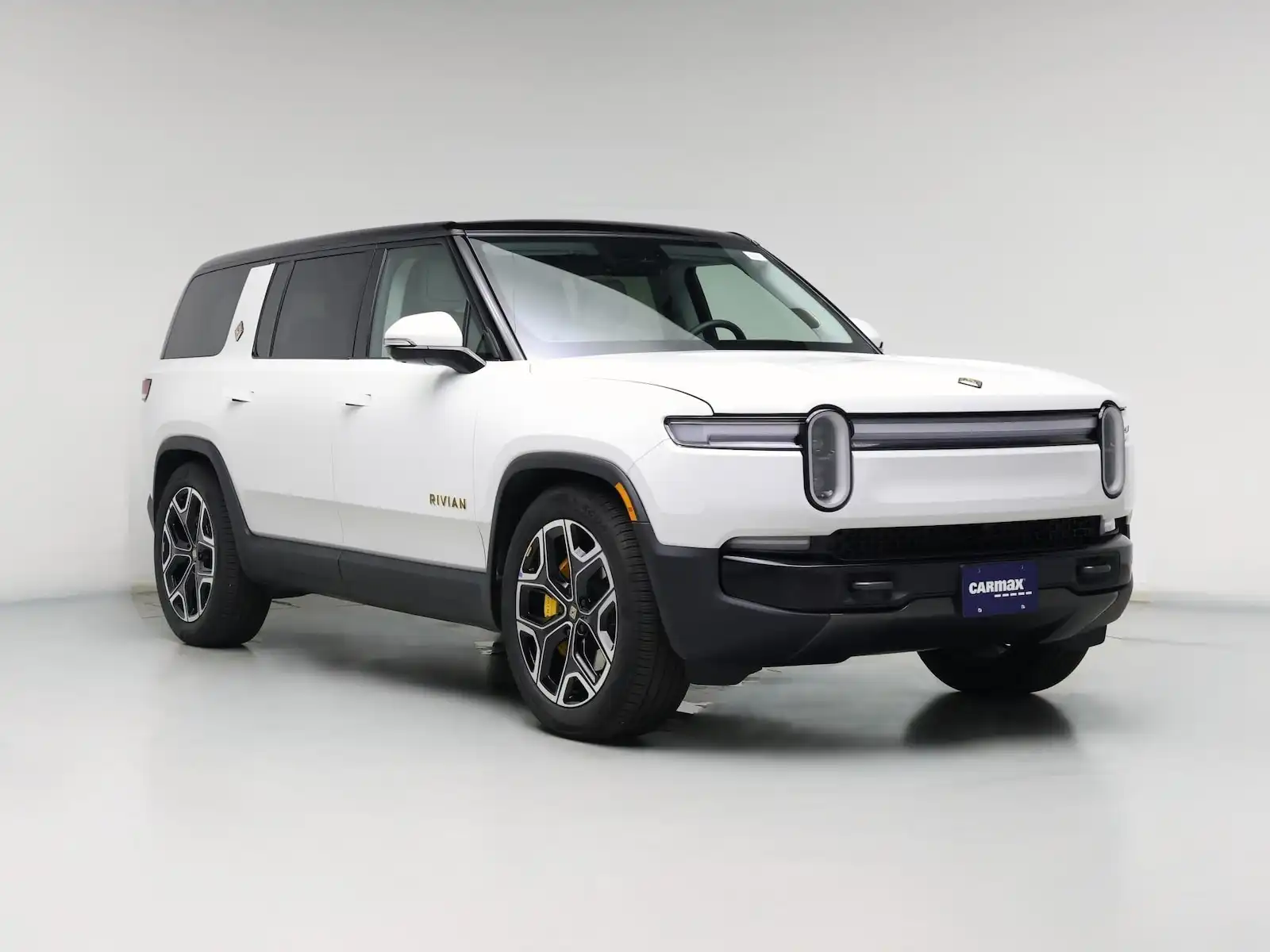 2025 Rivian R1S Ascend Tri-Motor Max Pack's photo