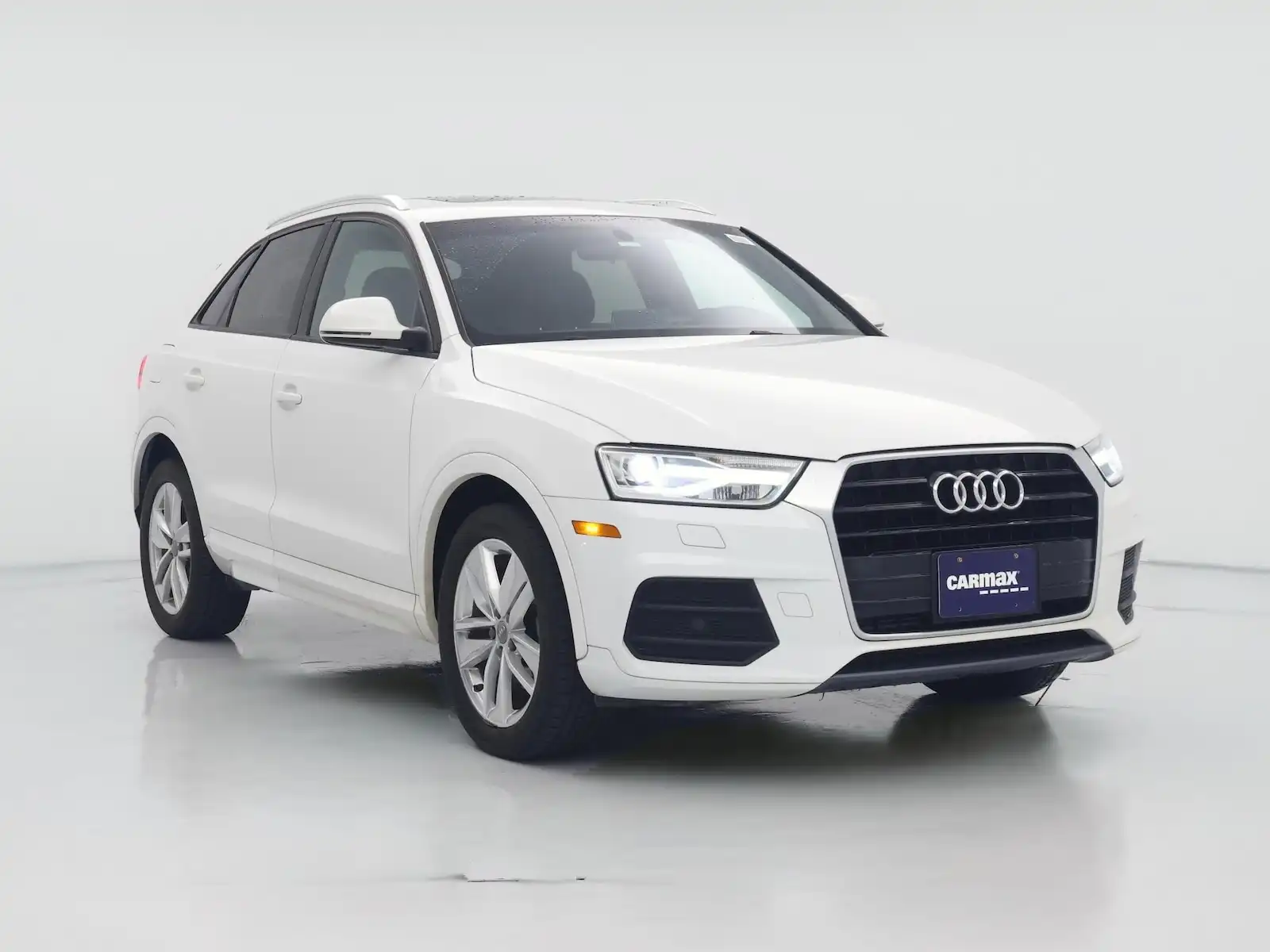 2017 Audi Q3 2.0T Premium Tiptronic's photo