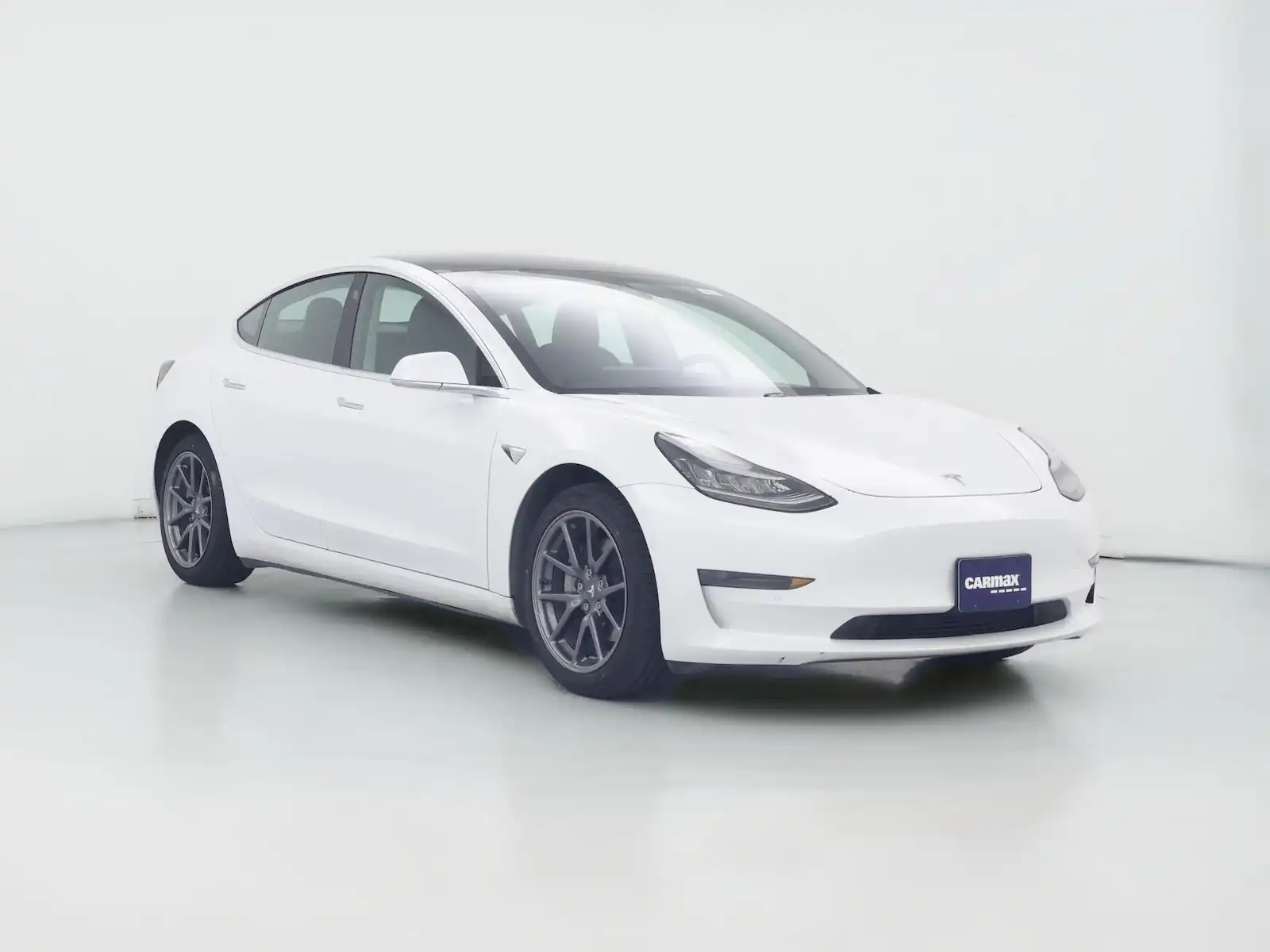 2020 Tesla Model 3 Standard Range Plus's photo