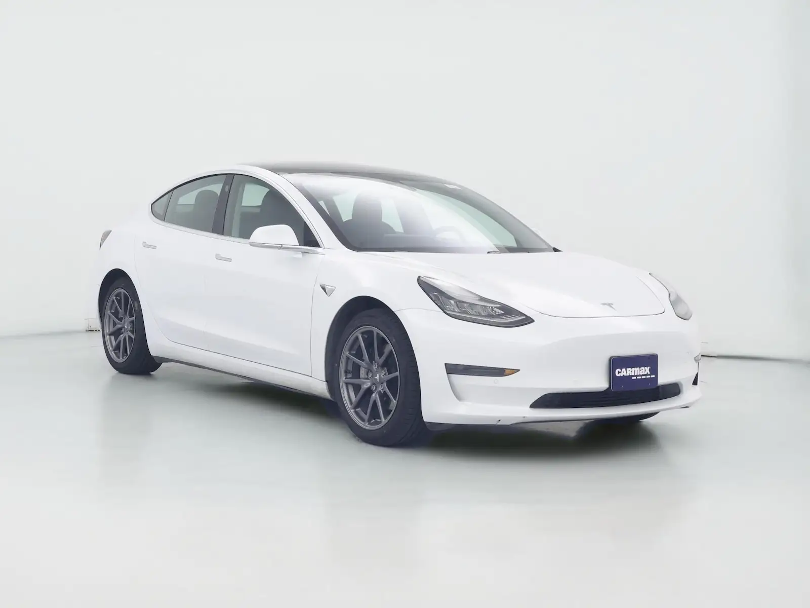 2020 Tesla Model 3 Standard Range Plus photo 1