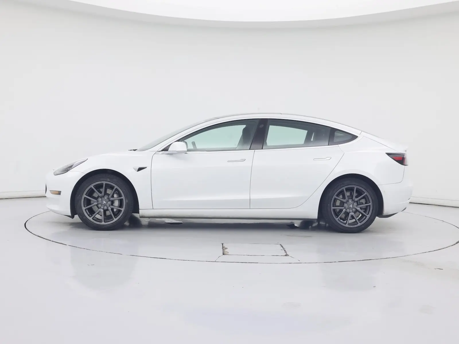 2020 Tesla Model 3 Standard Range Plus photo 4