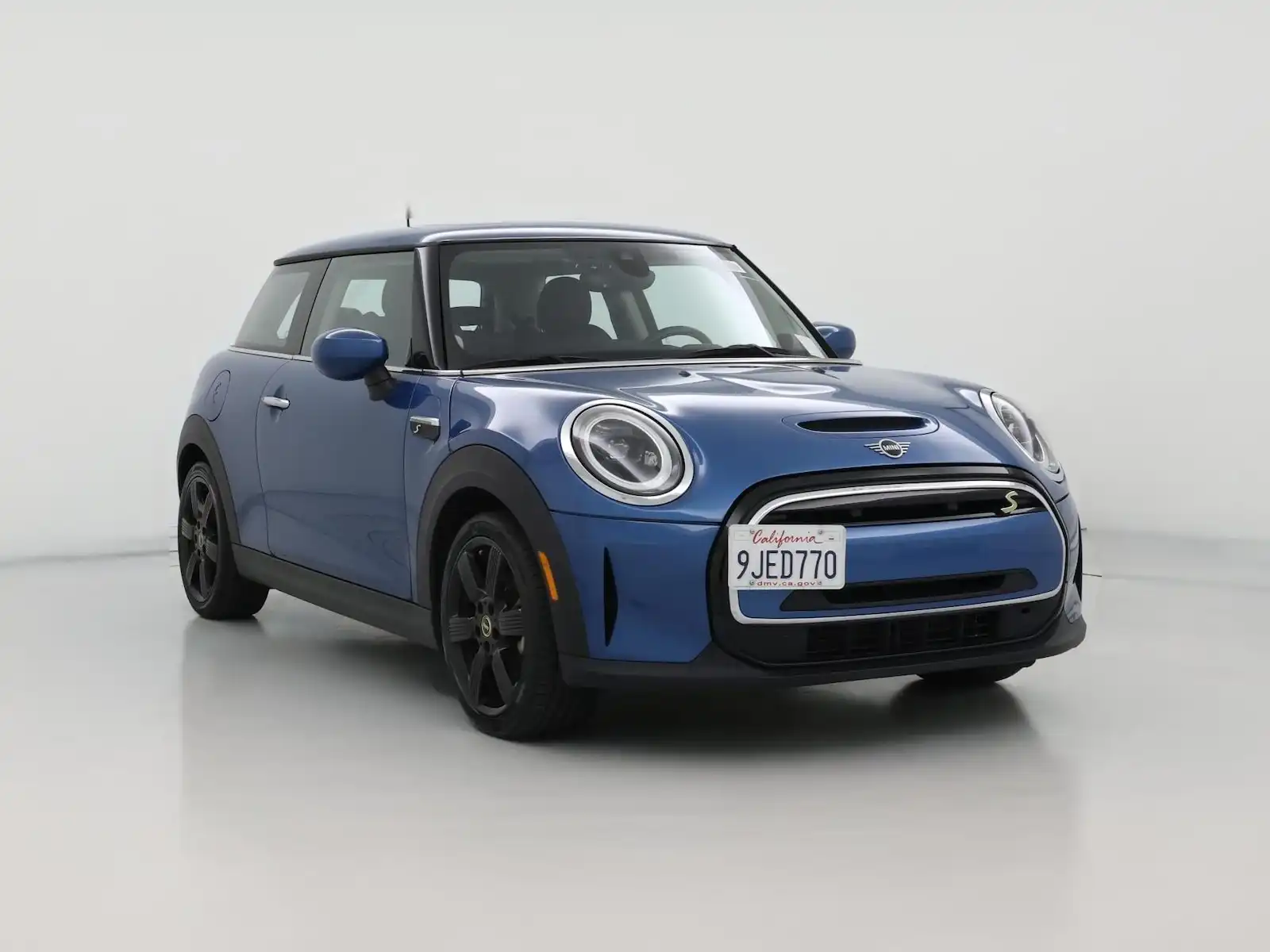 2024 MINI Hardtop Cooper SE's photo