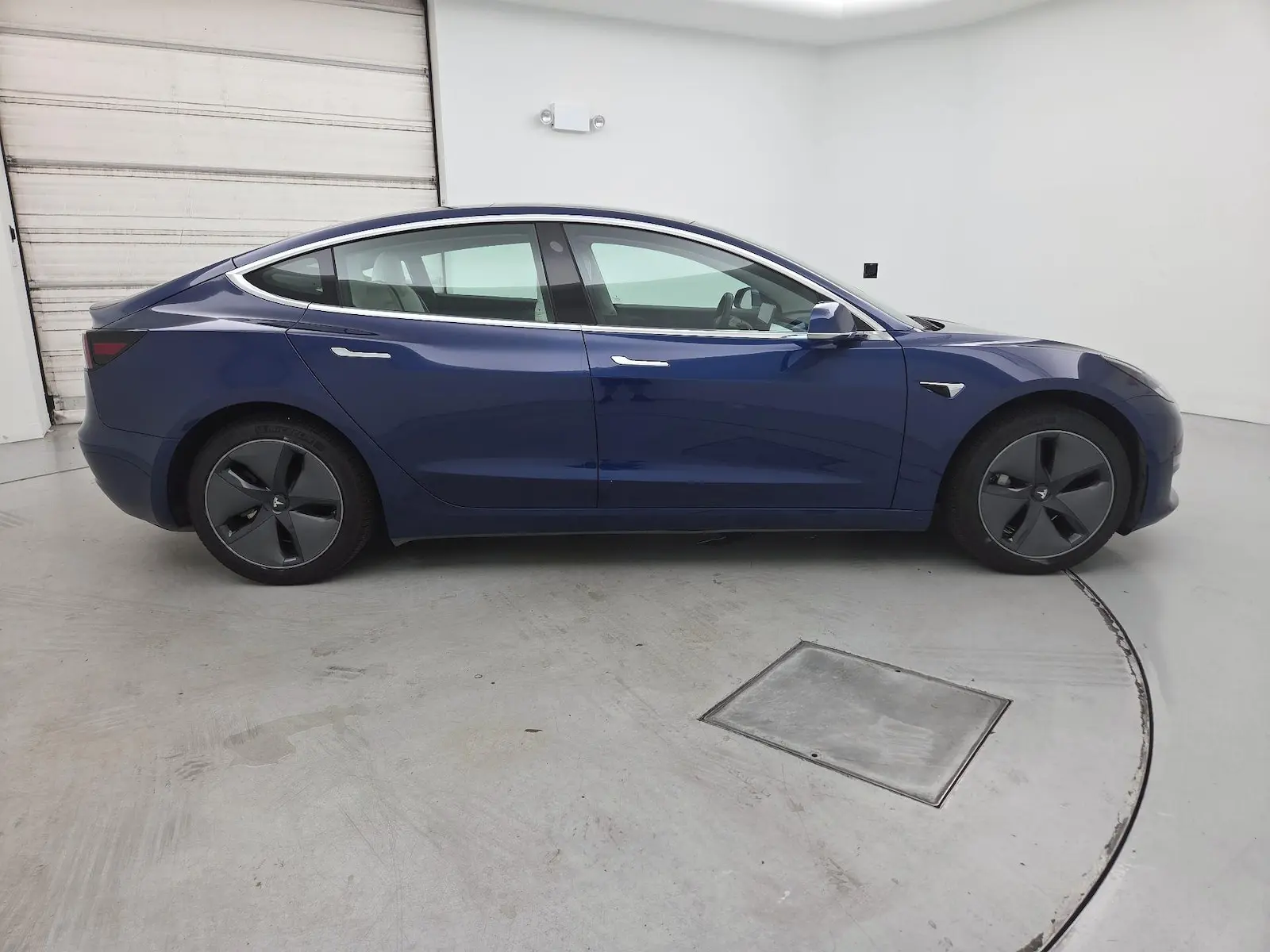 2020 Tesla Model 3 Standard Range Plus photo 4