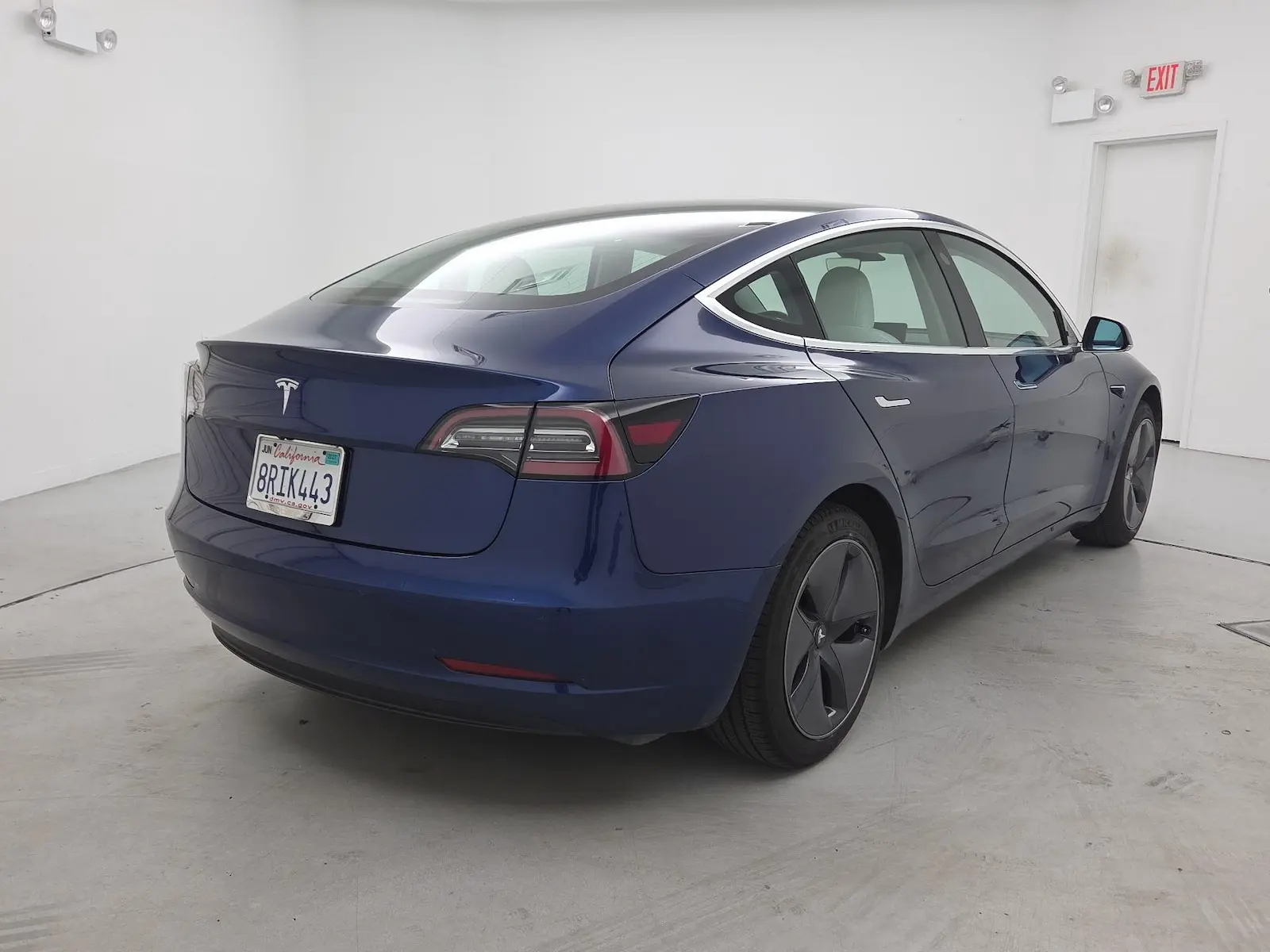2020 Tesla Model 3 Standard Range Plus photo 5