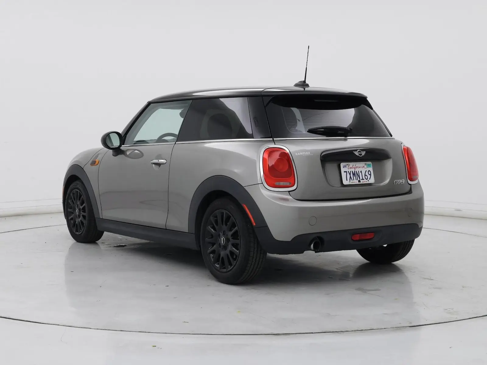 2017 MINI Cooper Base photo 3