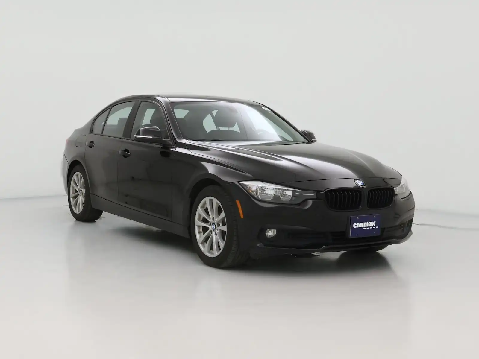 2016 BMW 3 Series 320i xDrive Sedan's photo