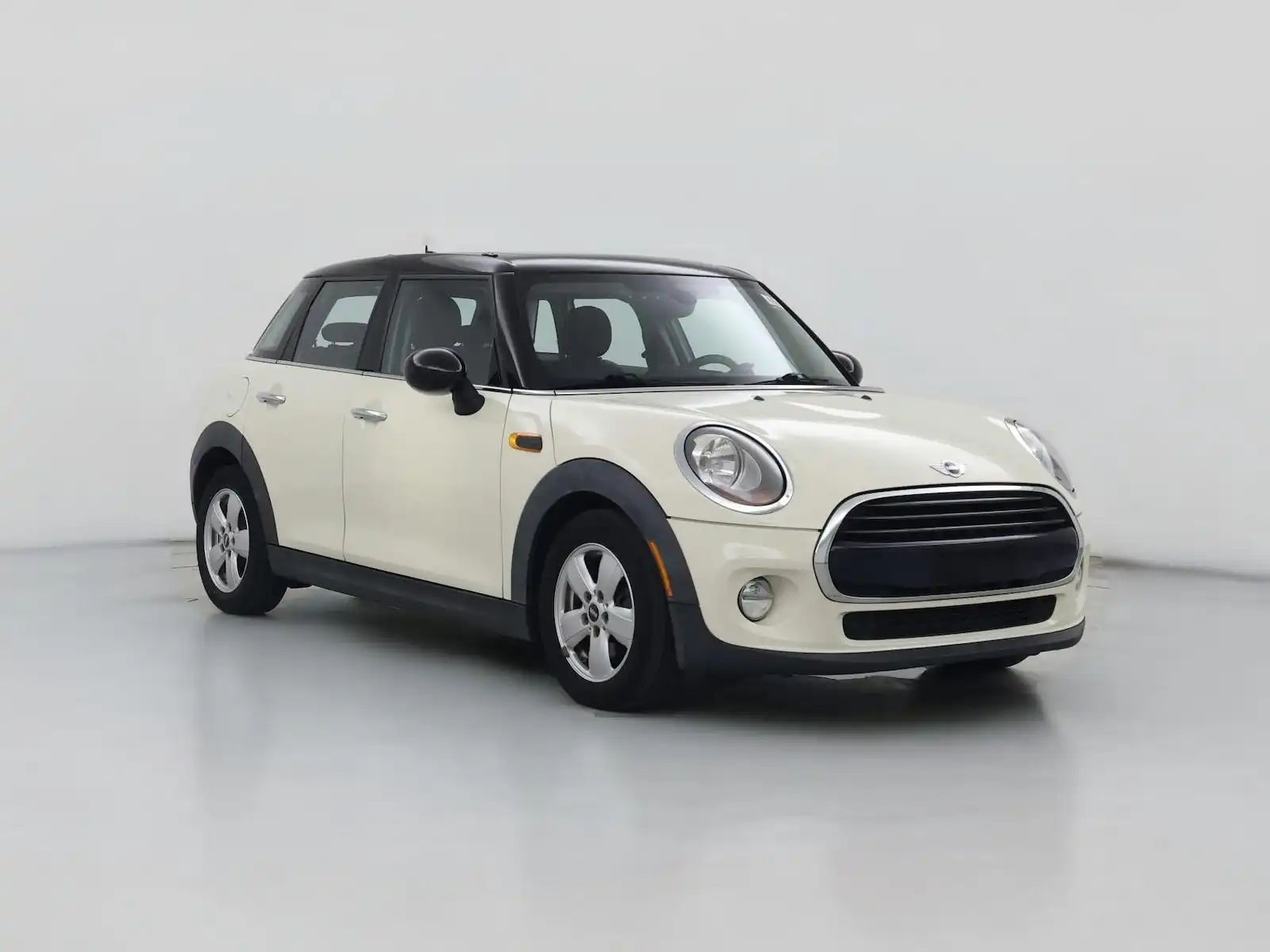 2017 MINI Cooper 4 Door's photo