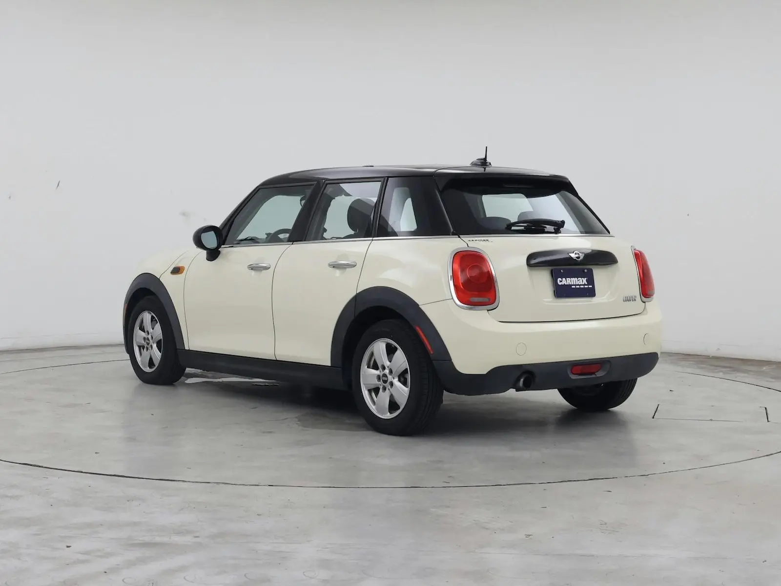 2017 MINI Cooper 4 Door photo 3