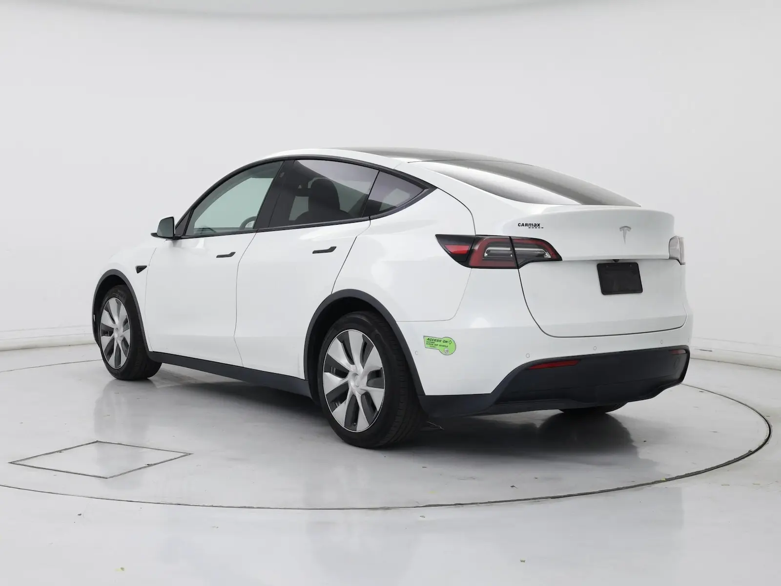 2021 Tesla Model Y Standard Range photo 3
