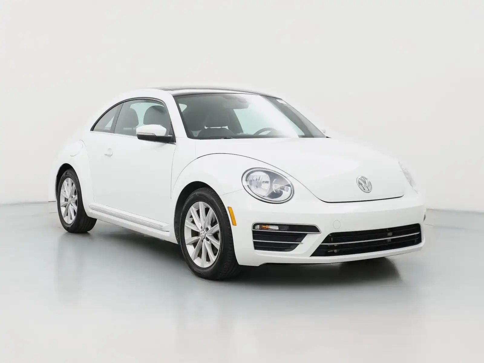2018 Volkswagen Beetle 2.0T SE Auto's photo