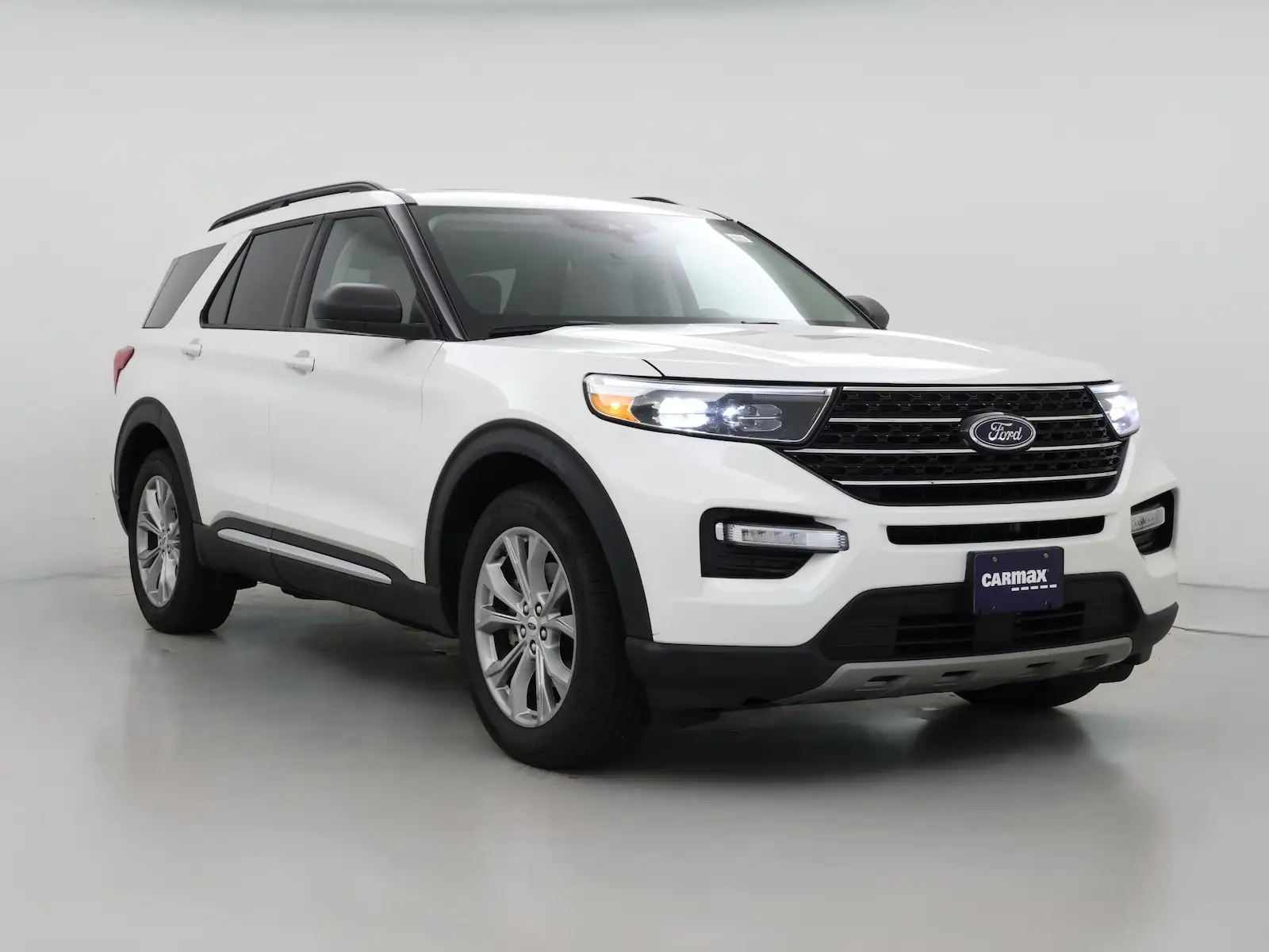 2024 Ford Explorer XLT 4WD photo 1