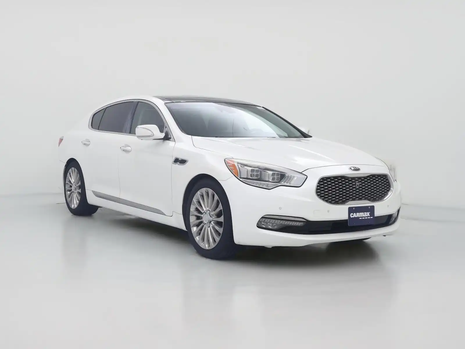 2016 Kia K900 Luxury V8's photo