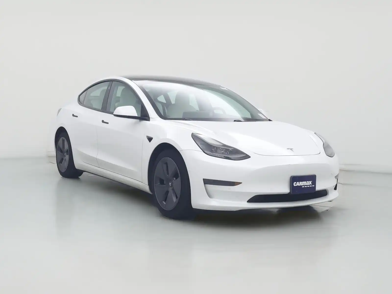 2021 Tesla Model 3 Standard Range Plus's photo