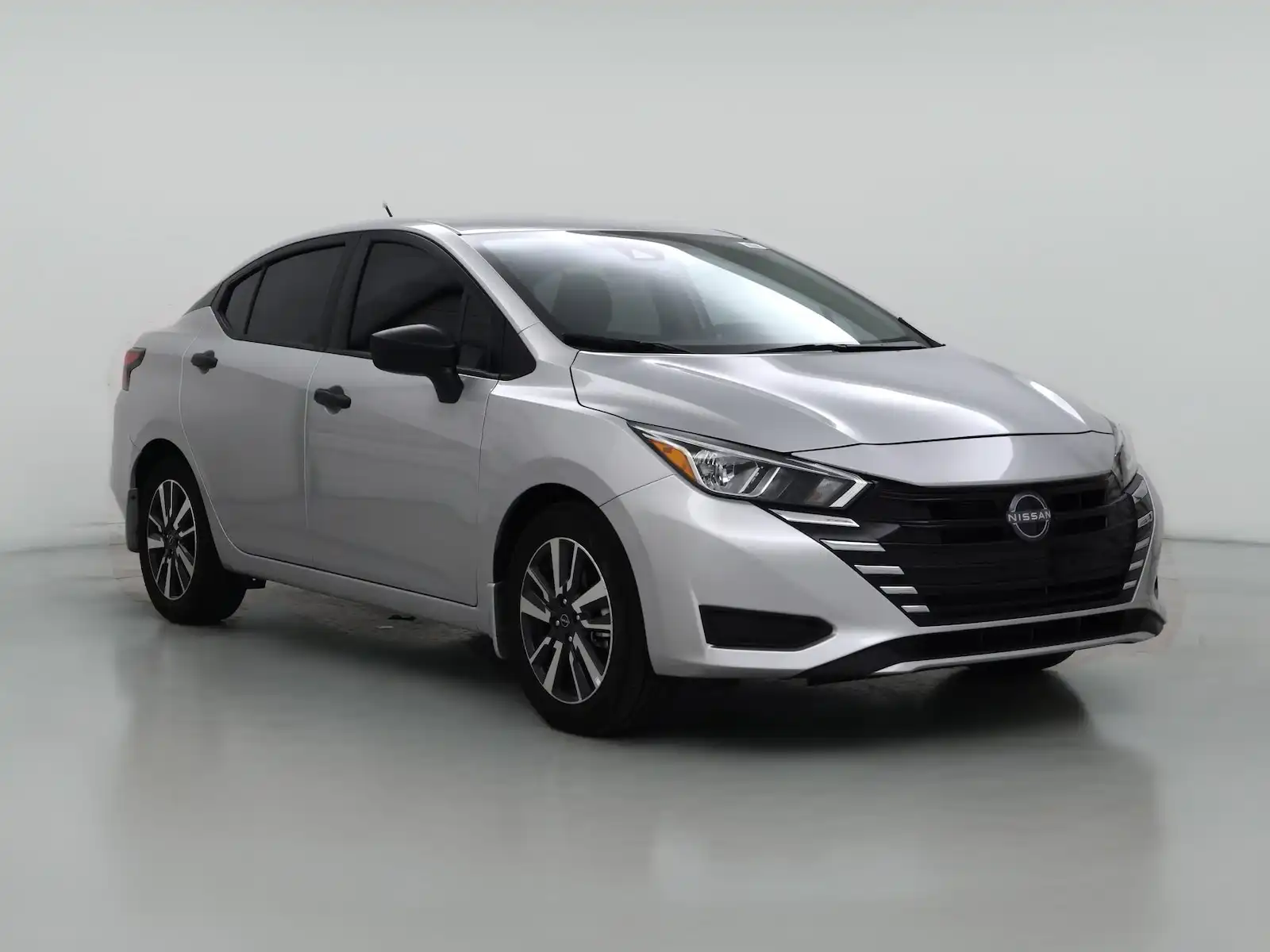 2024 Nissan Versa 1.6 S CVT's photo