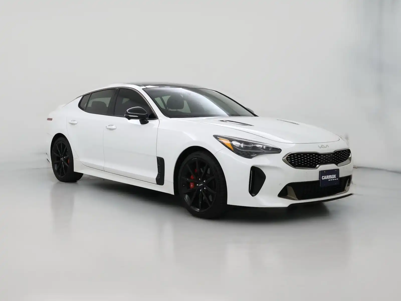 2022 Kia Stinger GT2's photo