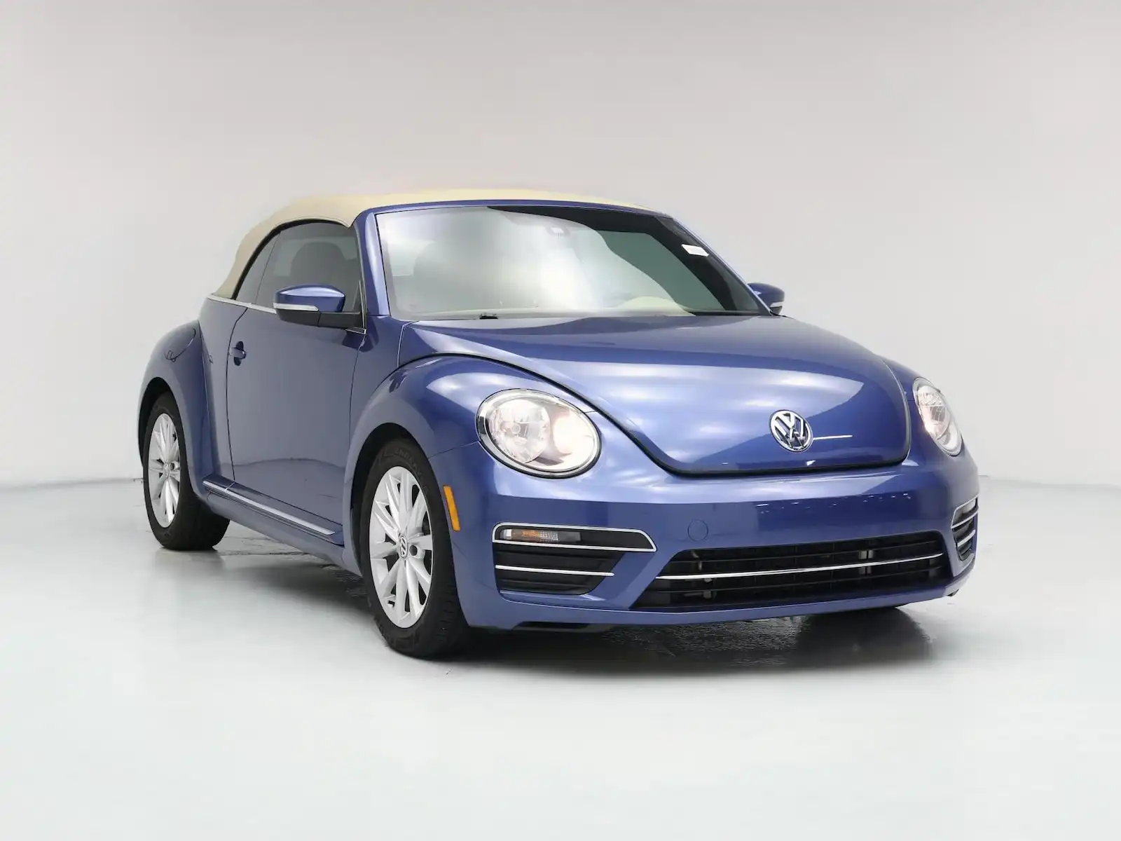 2017 Volkswagen Beetle 1.8T SE Convertible. Auto's photo
