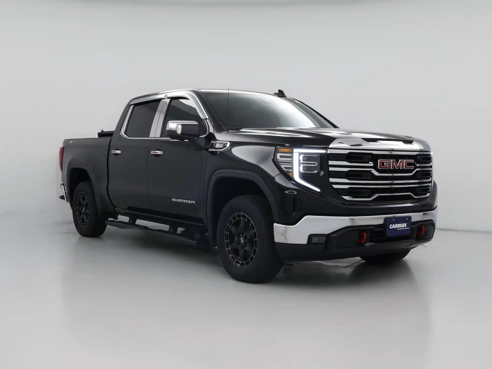 2022 GMC Sierra SLT 4WD Crew Cab Short Box's photo