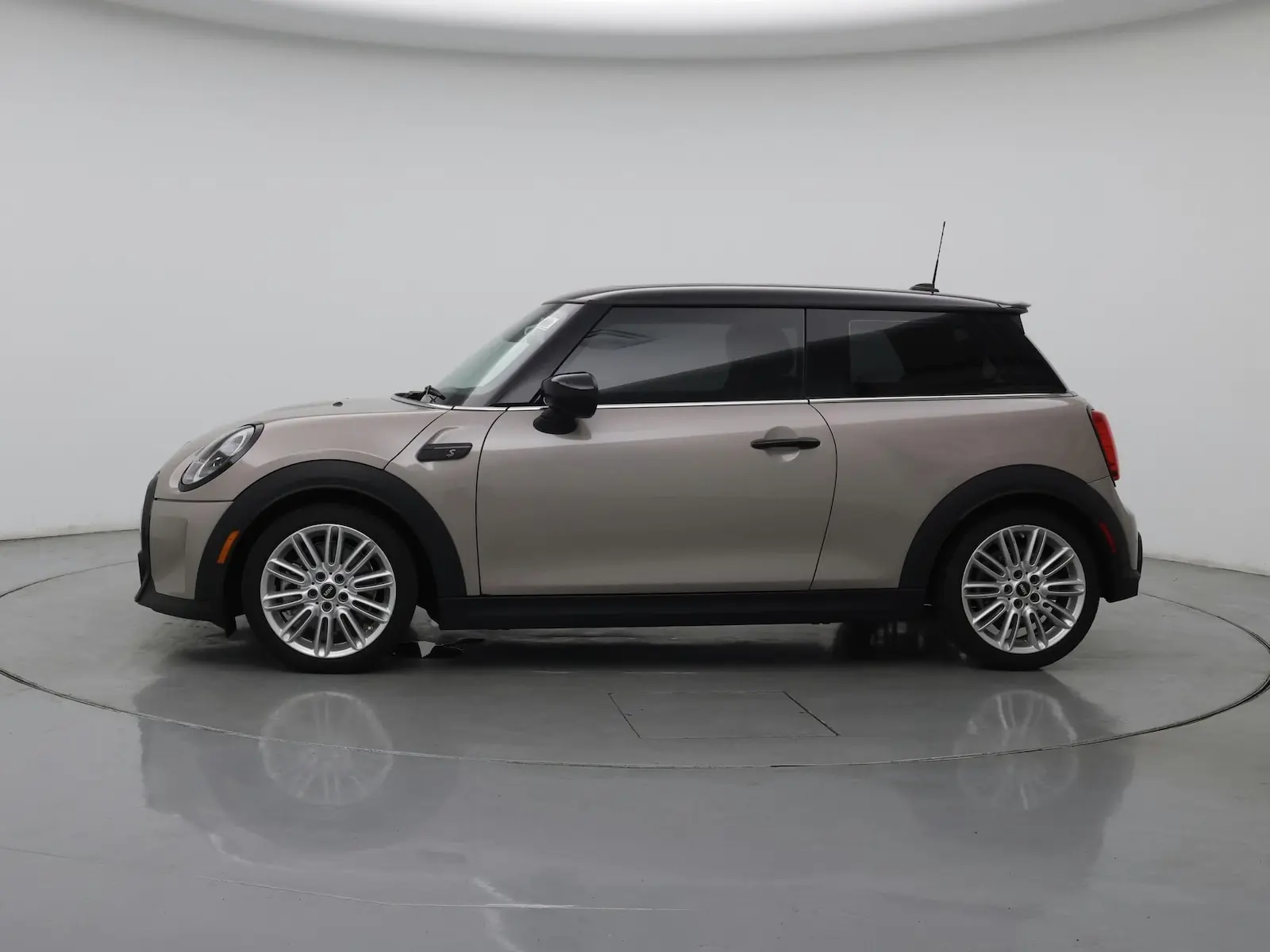 2023 MINI Cooper Cooper S 3 Door photo 4