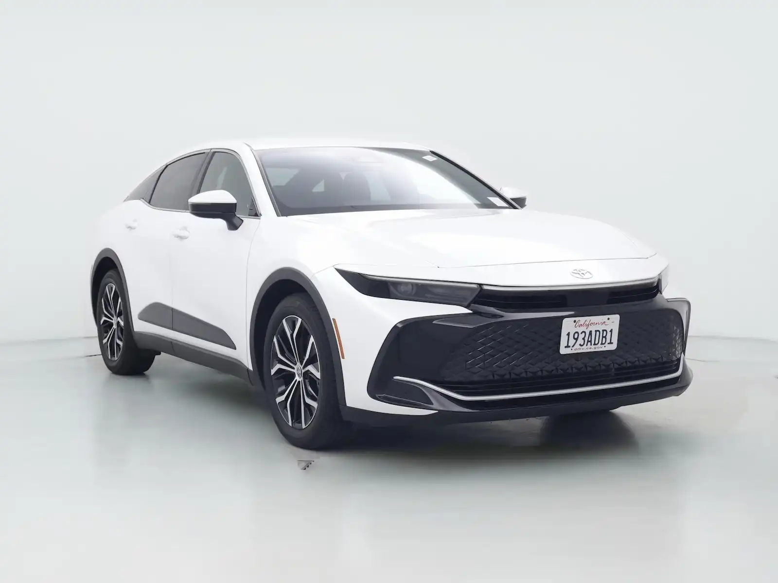 2024 Toyota Crown XLE AWD's photo