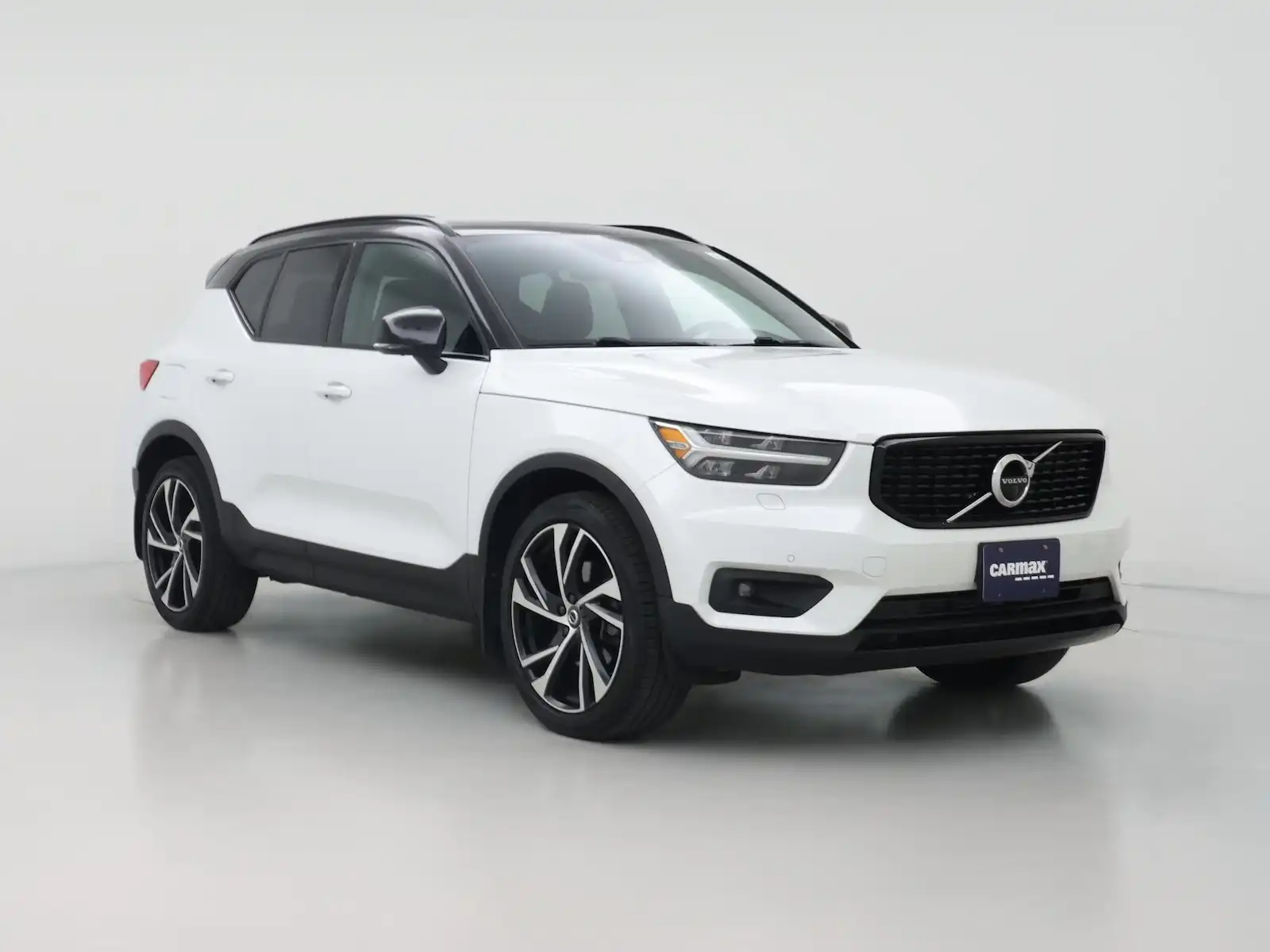 2021 Volvo XC40 T5 R-Design AWD's photo