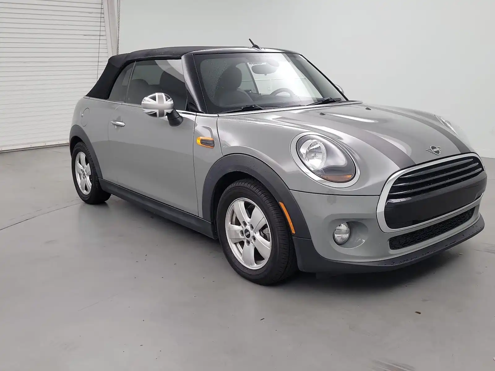 2019 MINI Convertible Cooper Signature's photo