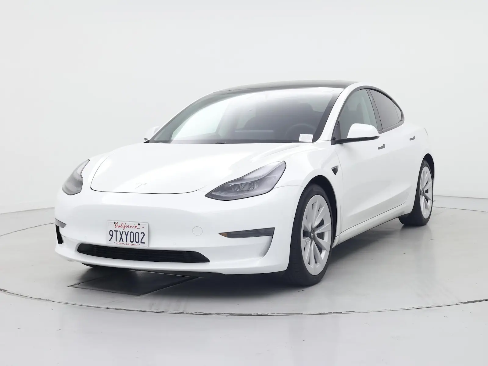 2021 Tesla Model 3 Standard Range Plus photo 5