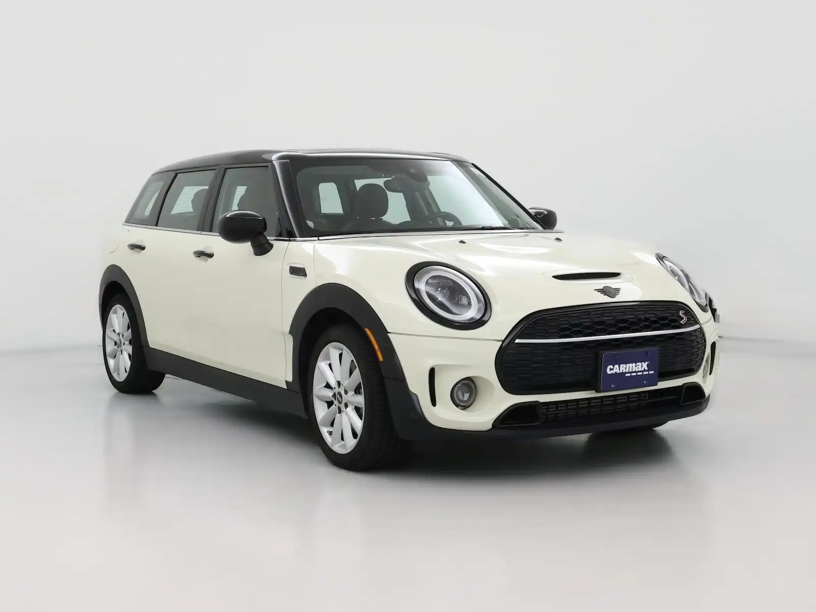 2023 MINI Clubman Cooper S's photo