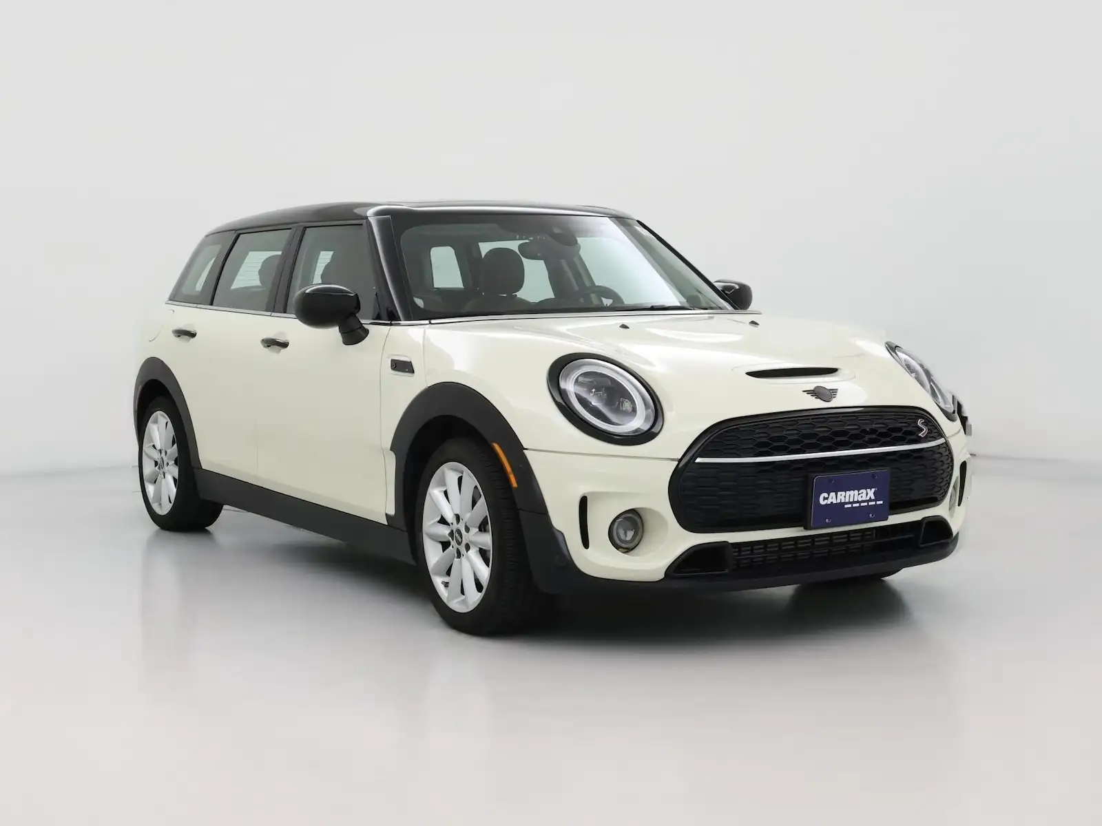 2023 MINI Clubman Cooper S's photo