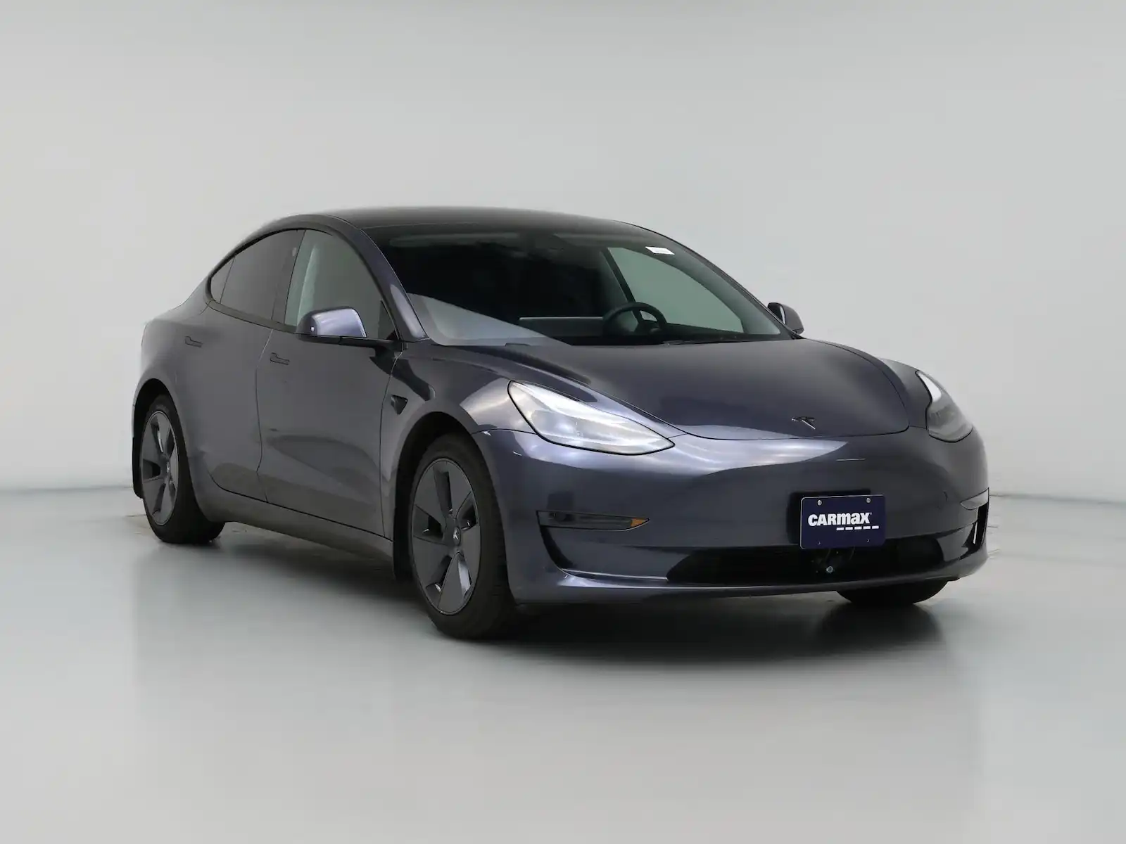 2022 Tesla Model 3 Standard Range Plus's photo