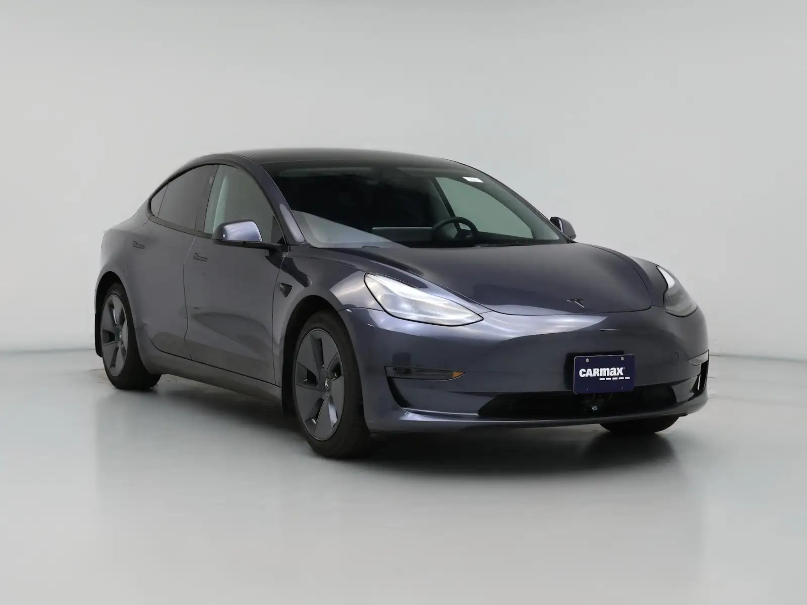 2022 Tesla Model 3 Standard Range Plus's photo