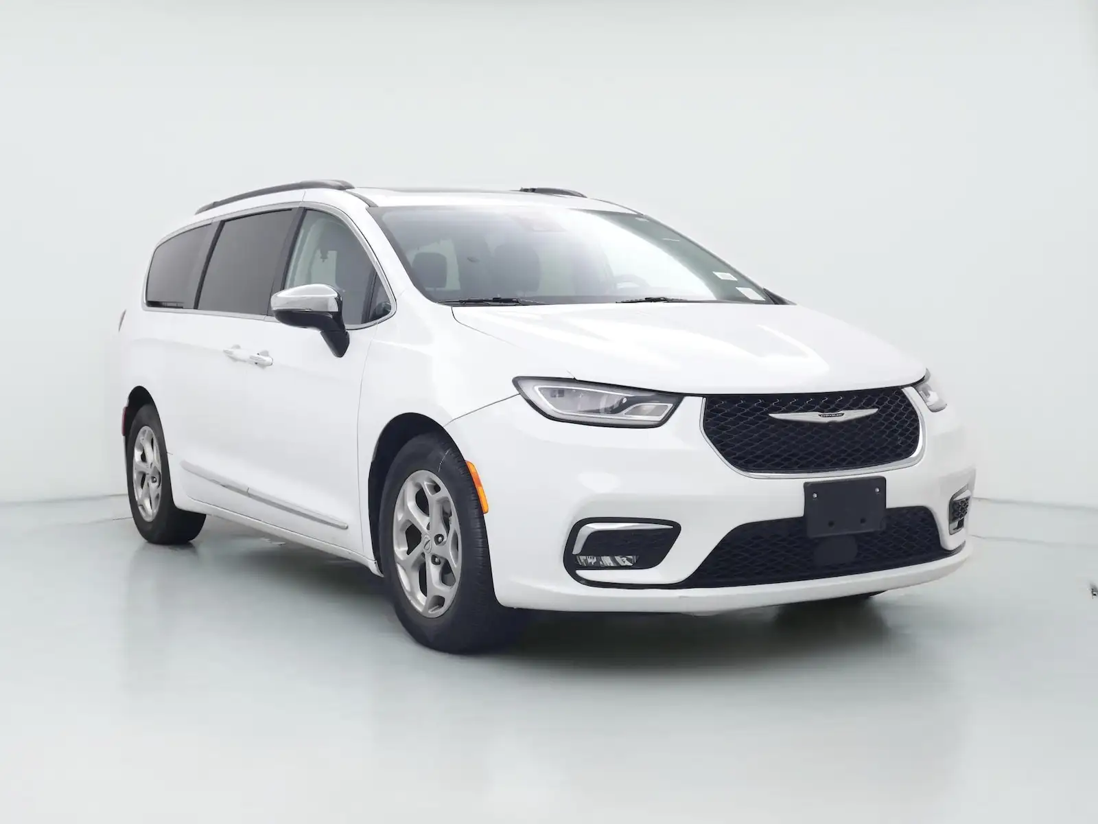 2023 Chrysler Pacifica Limited's photo