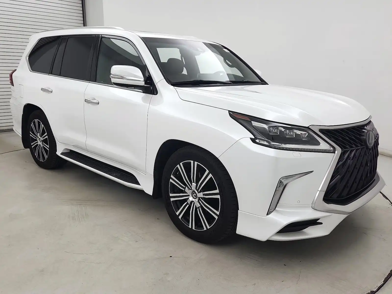 2020 Lexus LX 600 570 3-Row's photo