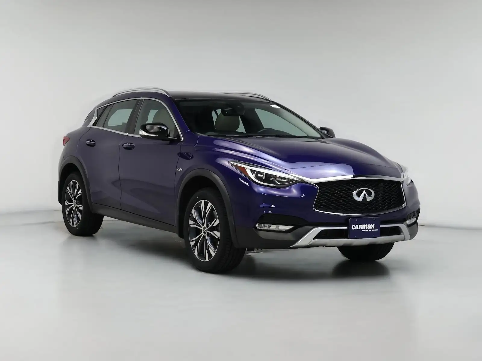 2017 INFINITI QX30 Premium AWD's photo