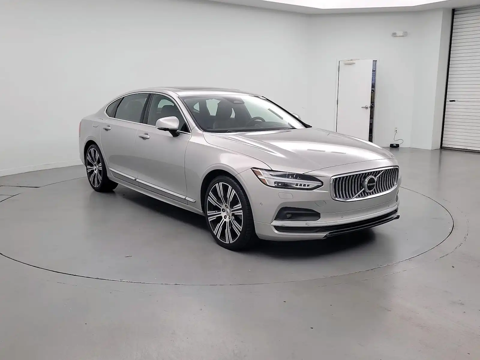 2023 Volvo S90 B6 Ultimate AWD's photo