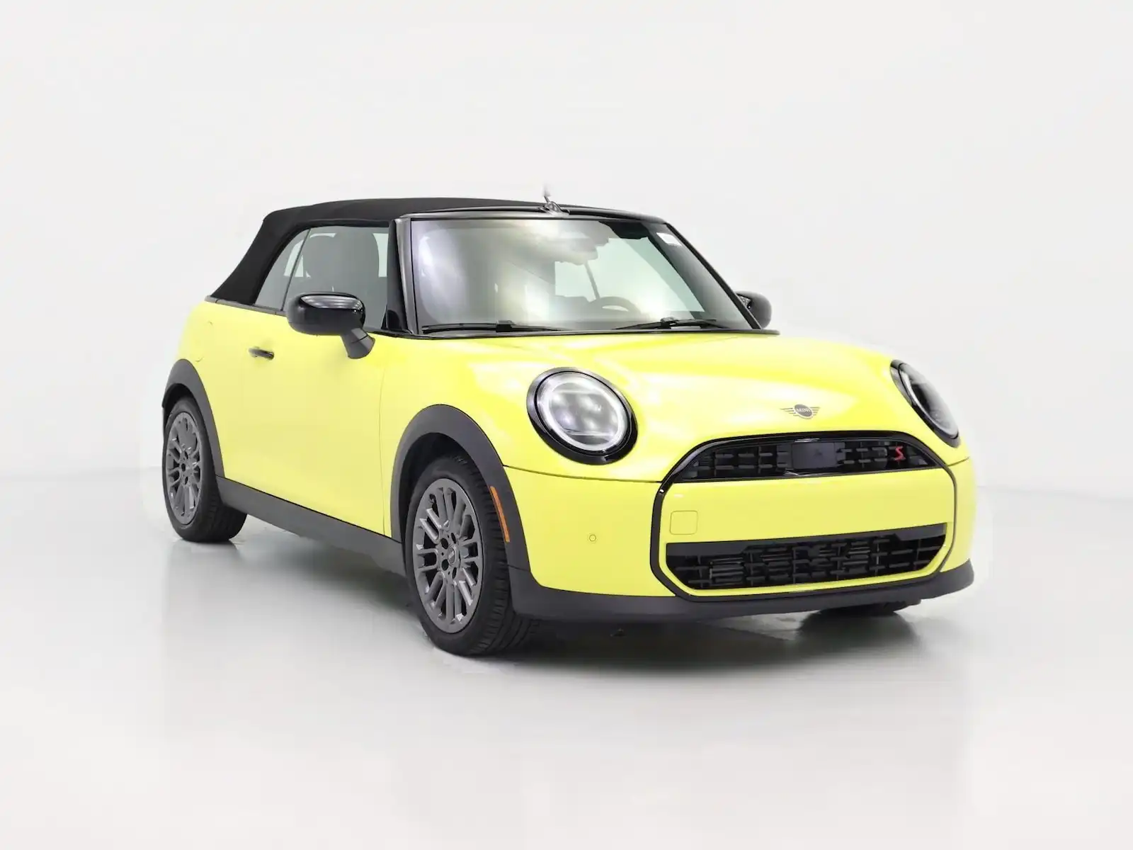 2025 MINI Convertible Cooper S Signature's photo