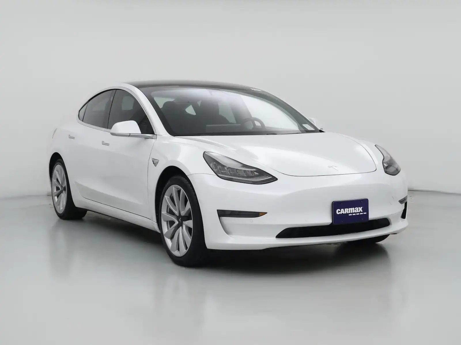 2020 Tesla Model 3 Standard Range Plus's photo