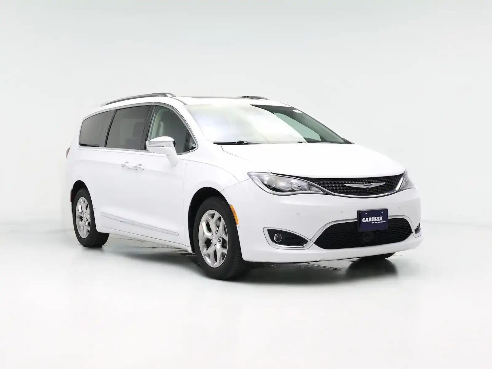 2019 Chrysler Pacifica Limited's photo